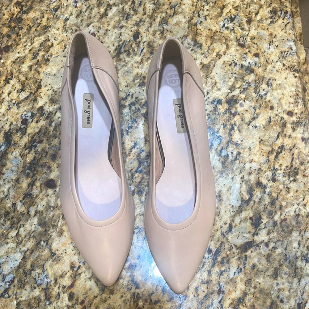 Never wear Paul Green cream color leather heel